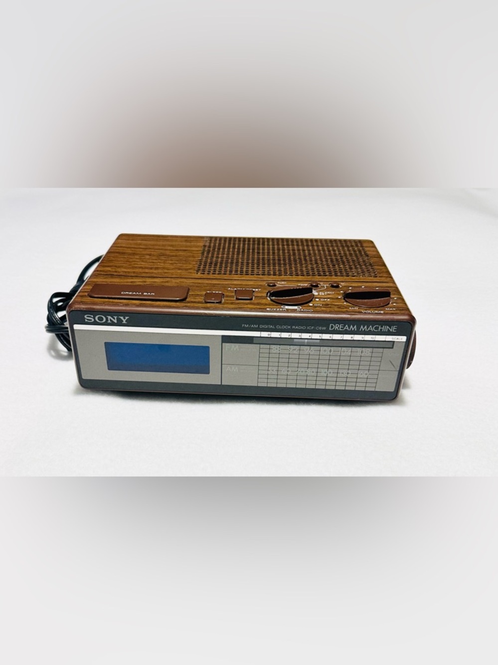 Sony Retro Mid Century Modern Dream Machine Simulated Wood Grain FM/AM “WORKS” - Picture 9 of 9